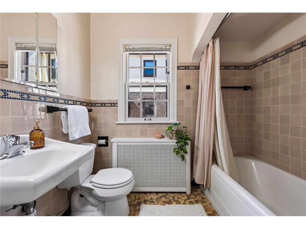 211 W Minnehaha Parkway Minneapolis MN 55419 7023185 image24