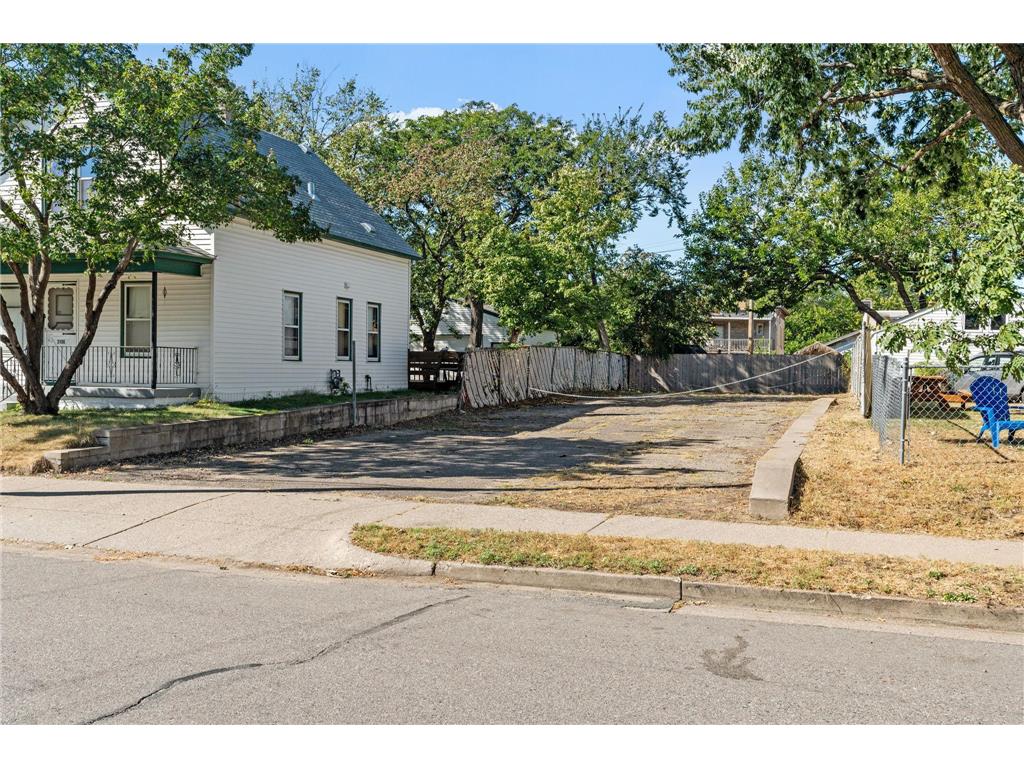 2110 4th Street NE Minneapolis MN 55418 7009026 image12