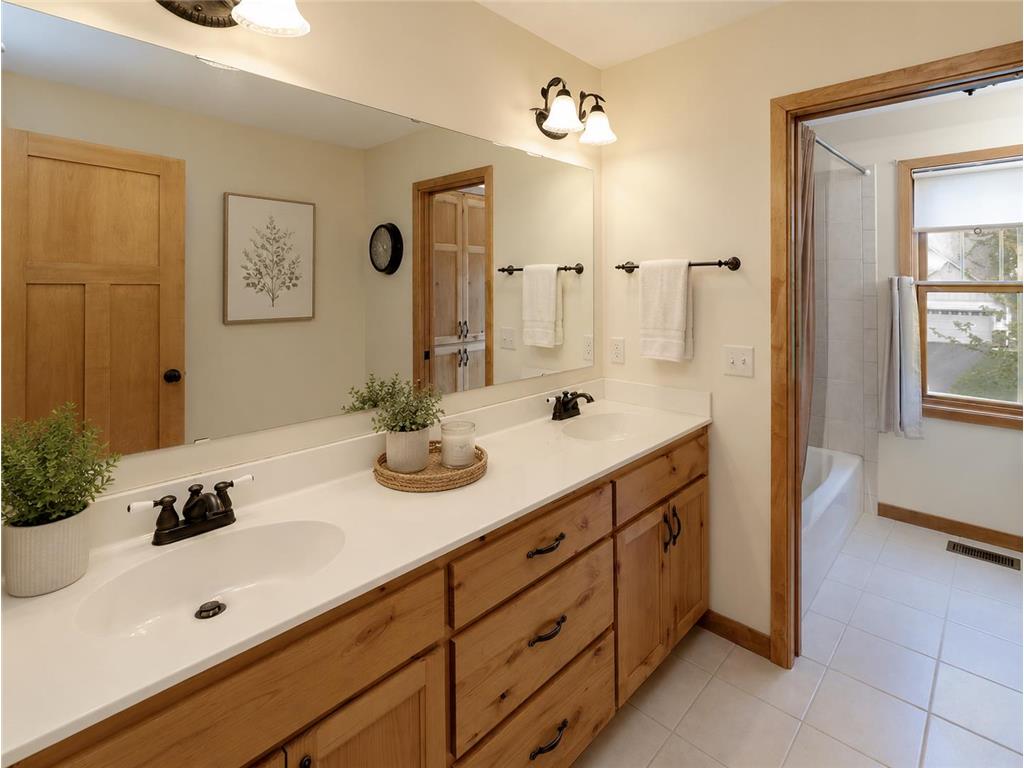 2110 Valley Creek Lane Shakopee MN 55379 7067412 image23