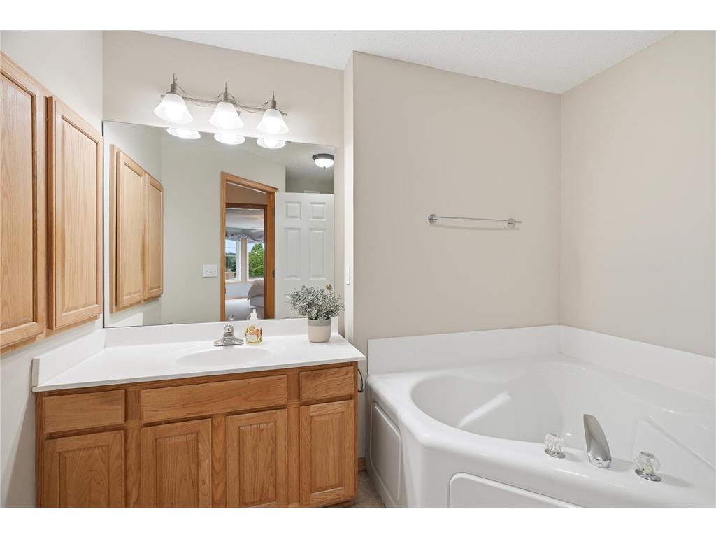 2111 Eagle Trace Lane Woodbury MN 55129 7076259 image34