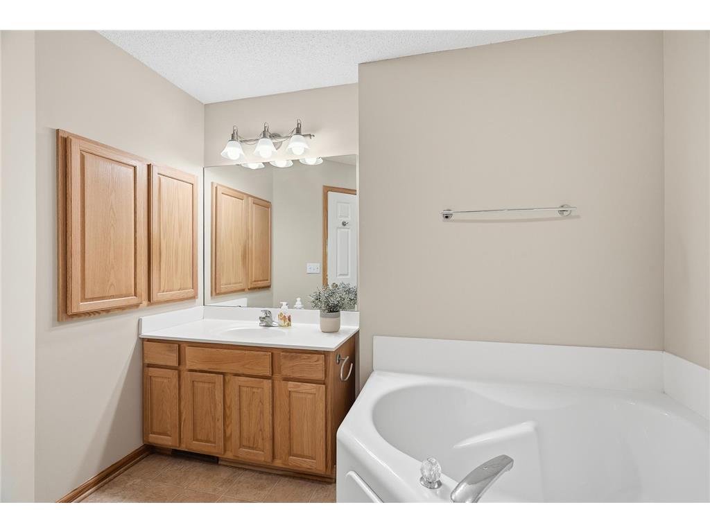 2111 Eagle Trace Lane Woodbury MN 55129 7076259 image36