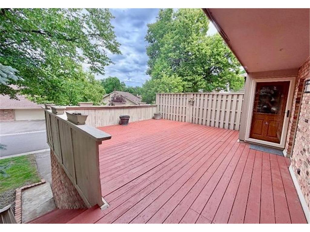 2111 Kings Valley Road W Golden Valley MN 55427 7100416 image10