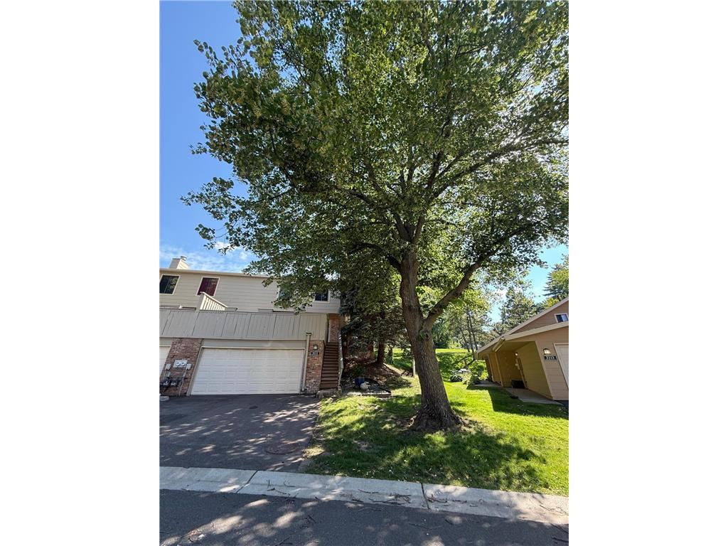 2111 Kings Valley Road W Golden Valley MN 55427 7100416 image6