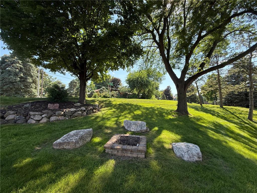 2111 Kings Valley Road W Golden Valley MN 55427 7100416 image79