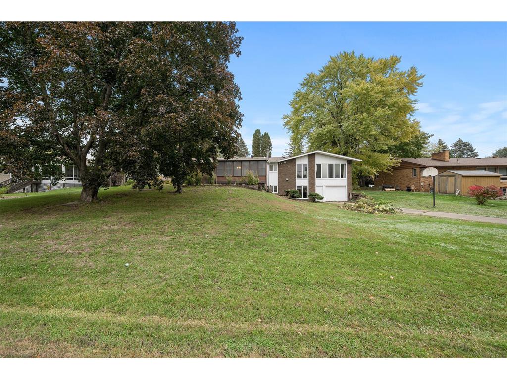 2111 Patricia Street, Mendota Heights, MN, 55120 MLS 6407497 Edina Realty