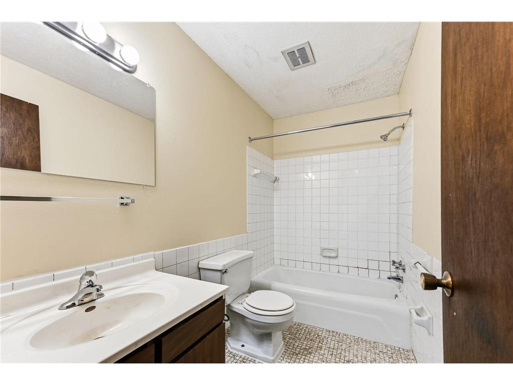 2112 44th Avenue N Minneapolis MN 55412 6824242 image15