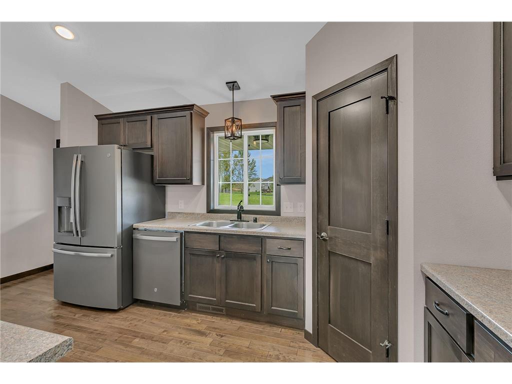 2112 4th Street N Sartell MN 56377 6797724 image4