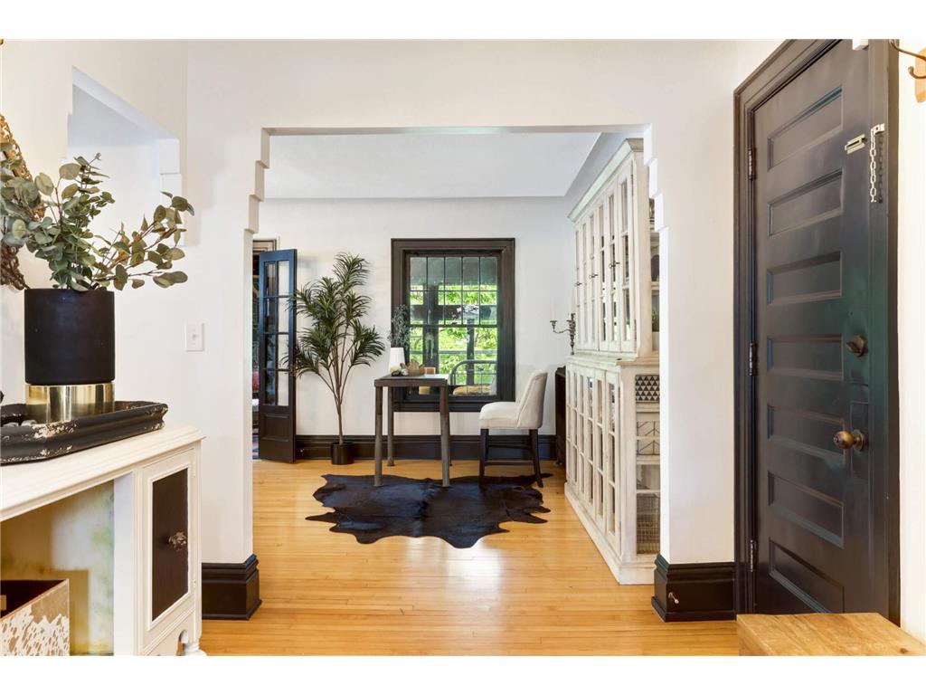 2112 Emerson Avenue S #4 Minneapolis MN 55405 6376487 image1