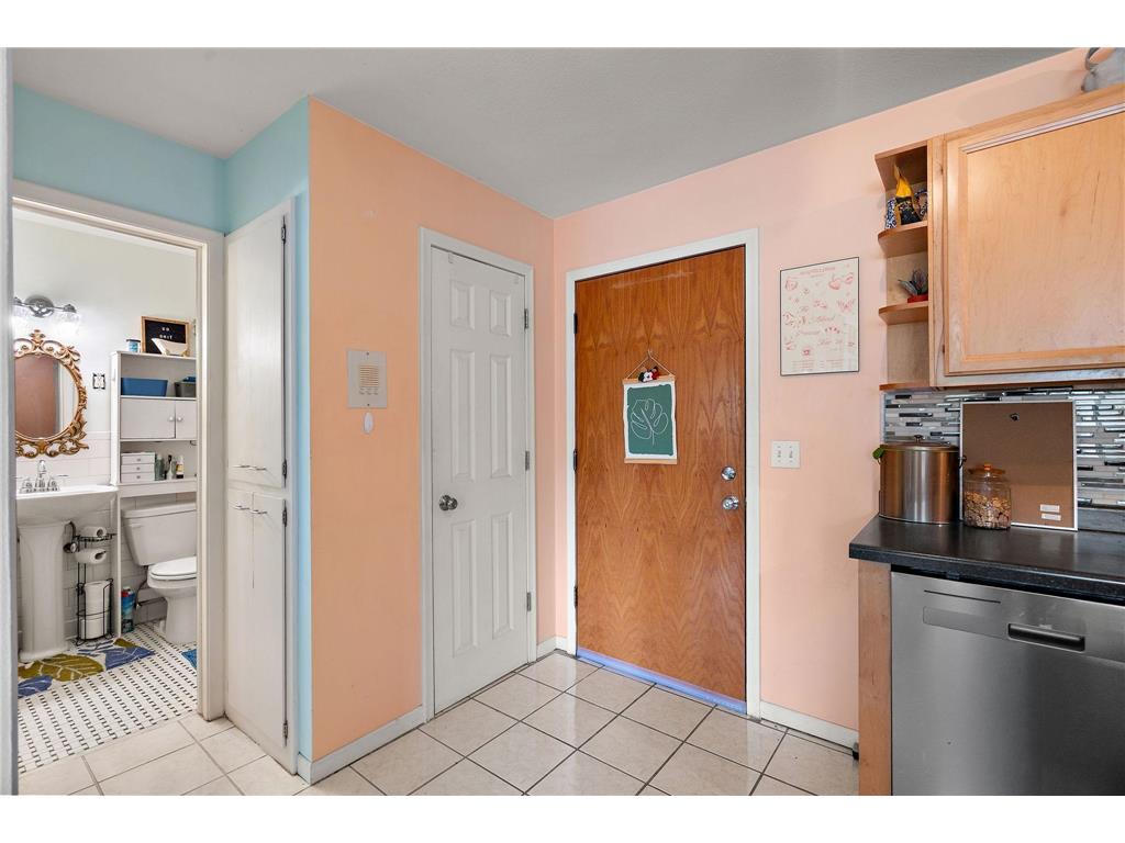 2112 Garfield Avenue #14 Minneapolis MN 55405 7061722 image3