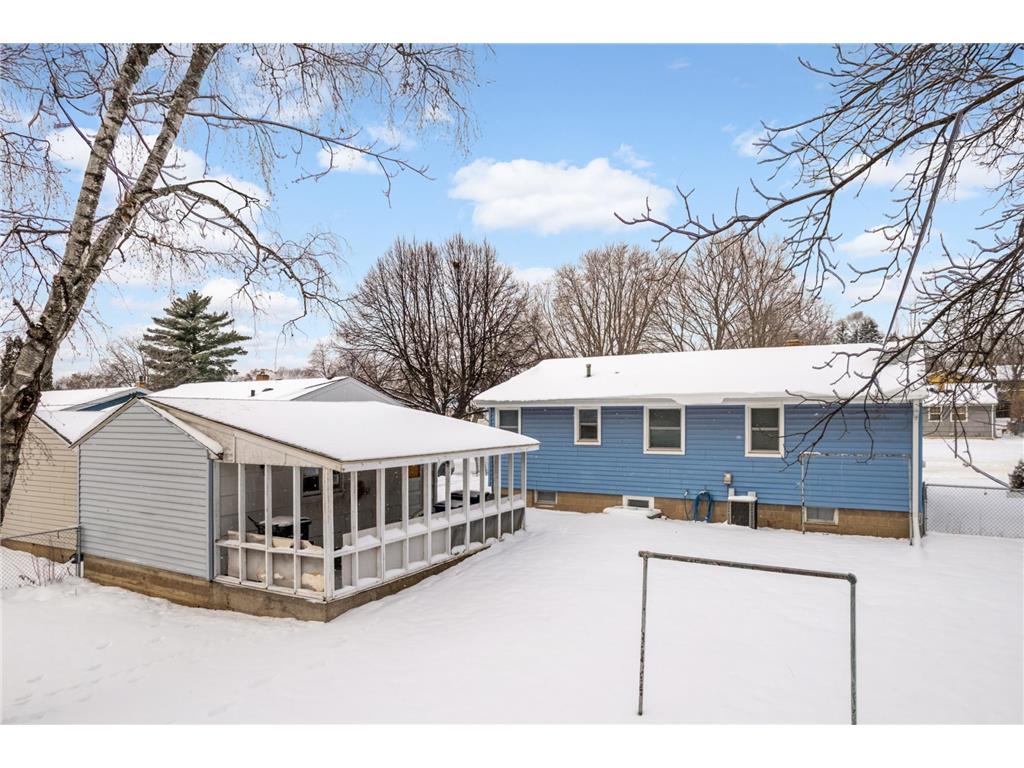 2112 Hawthorne Avenue E Saint Paul MN 55119 6824327 image2