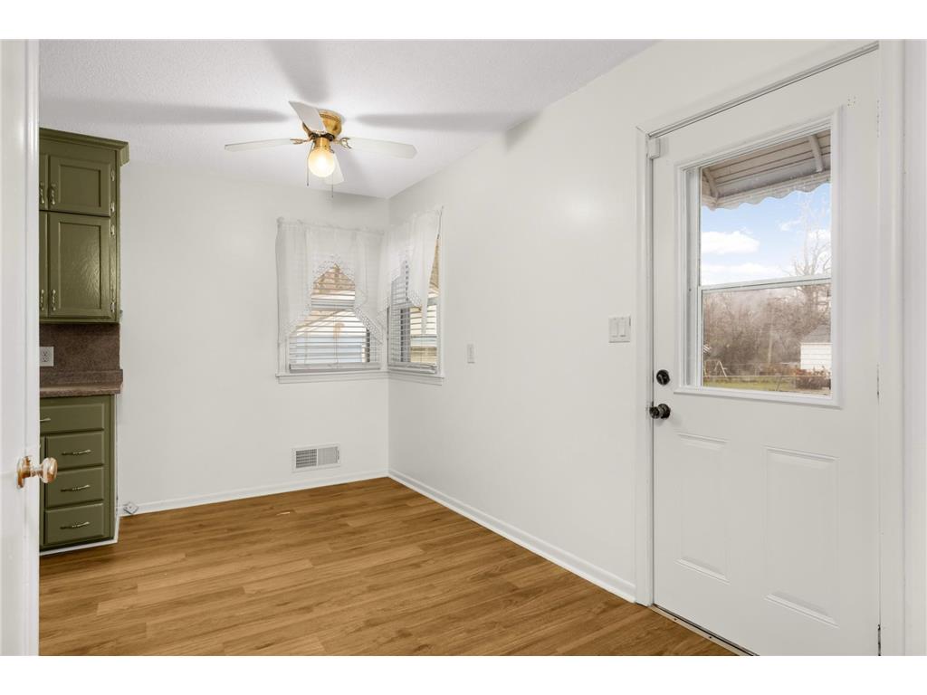 2112 Hawthorne Avenue E Saint Paul MN 55119 6824327 image8