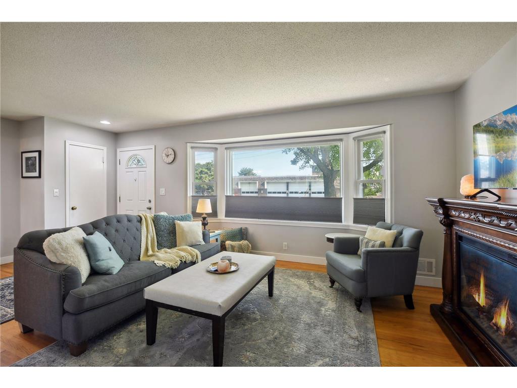 2113 E 86th Street, Bloomington, MN, 55425 | MLS: 6572380 | Edina Realty