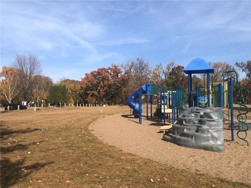 2113 Oakridge Street Saint Paul MN 55119 7039563 image12