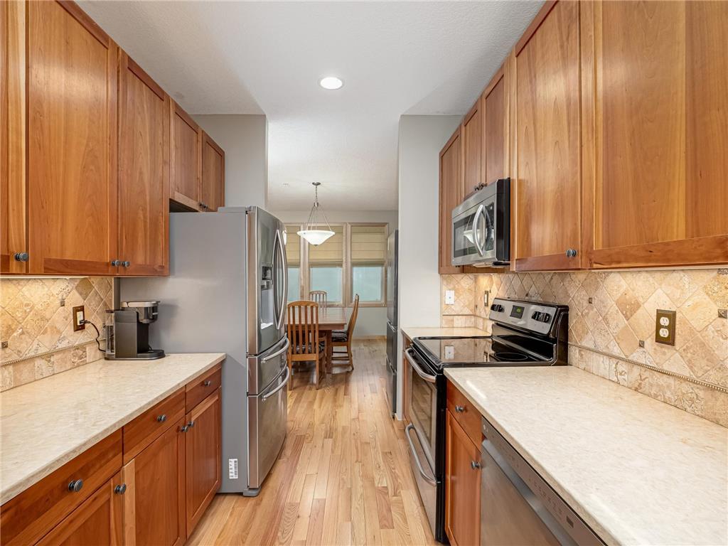 2113 Village Terrace Bloomington MN 55431 6766352 image2