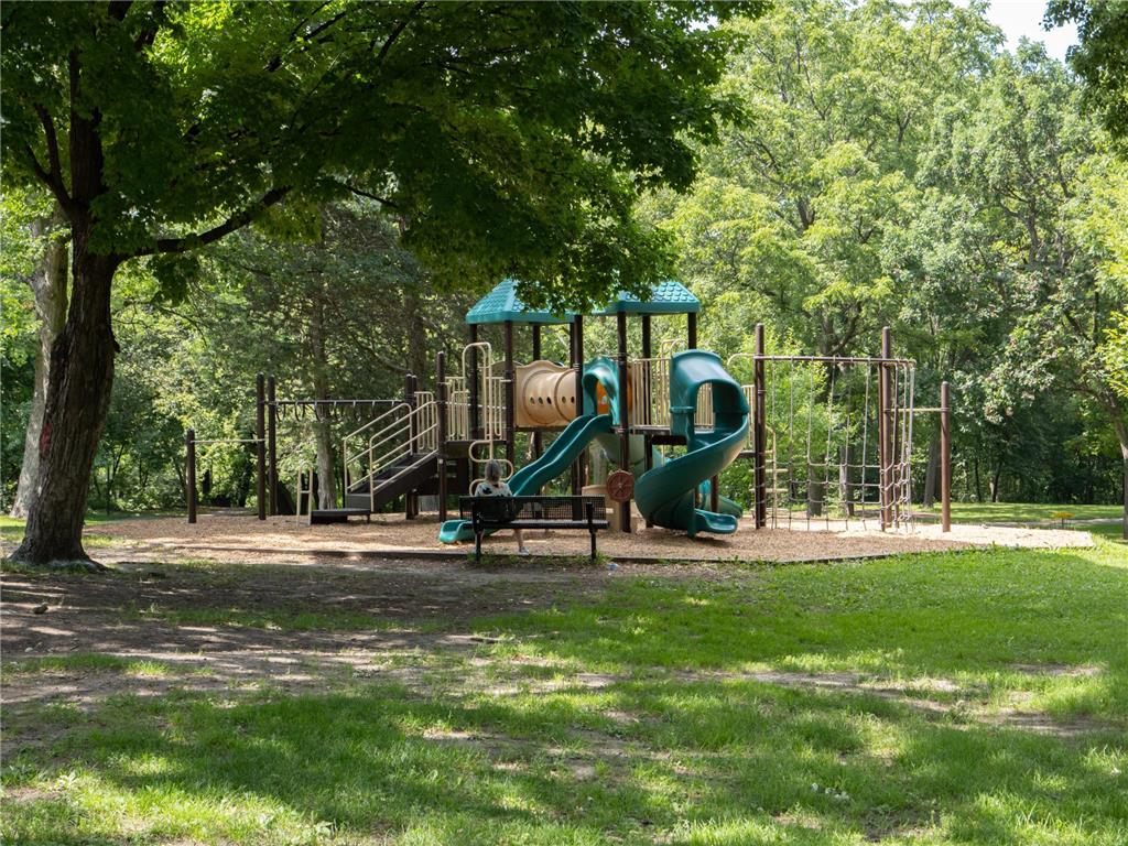 2113 Village Terrace Bloomington MN 55431 6766352 image35