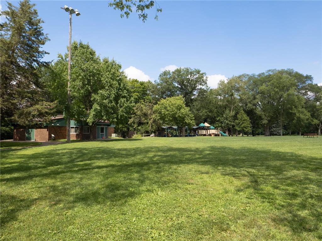 2113 Village Terrace Bloomington MN 55431 6766352 image37