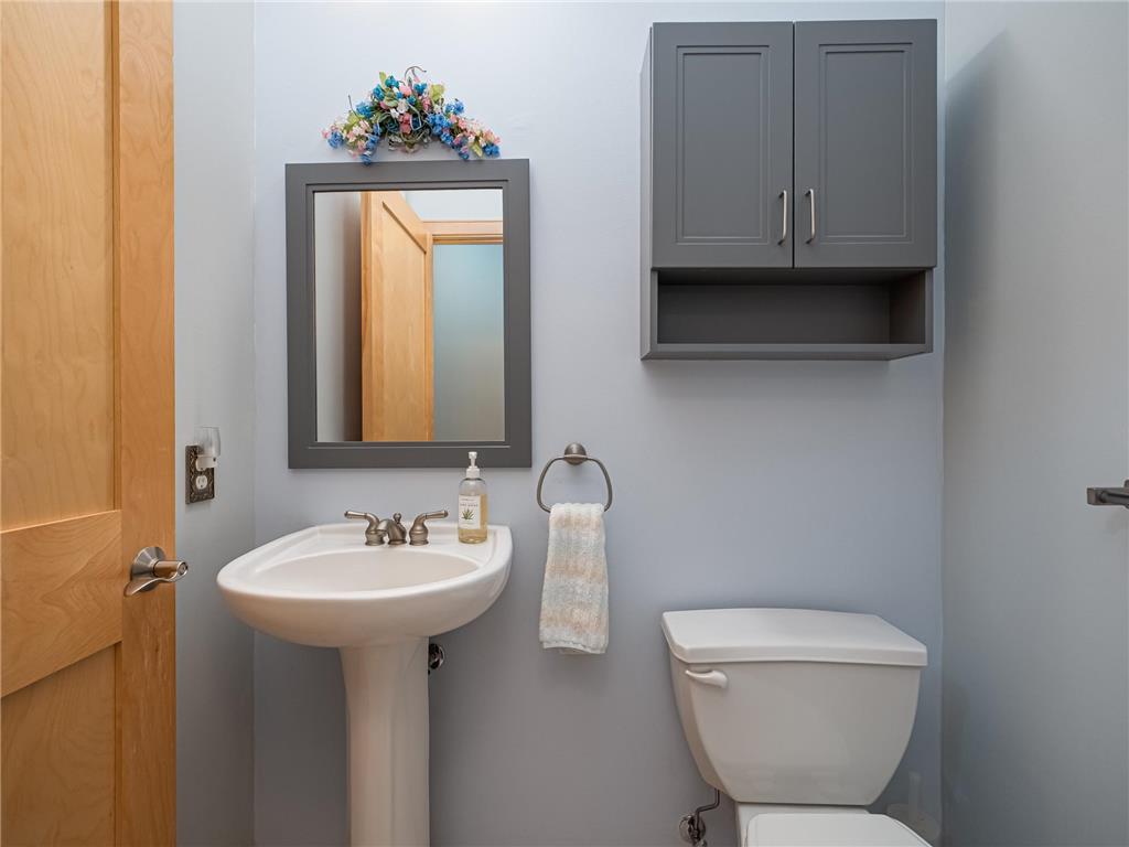 2113 Village Terrace Bloomington MN 55431 7003735 image11