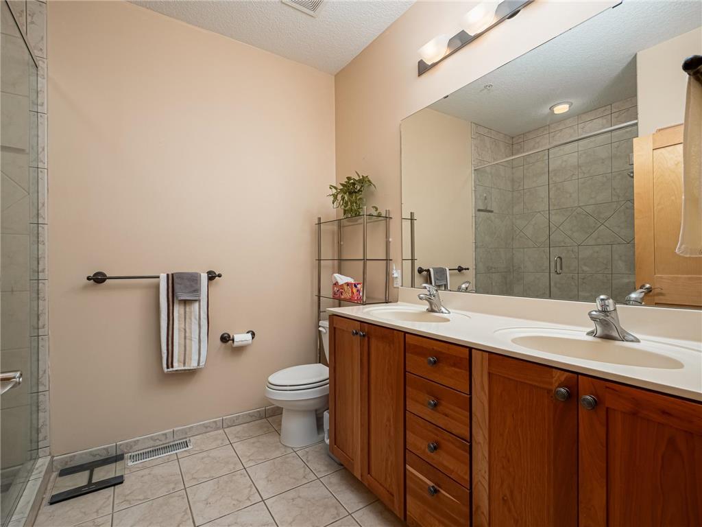 2113 Village Terrace Bloomington MN 55431 7003735 image14