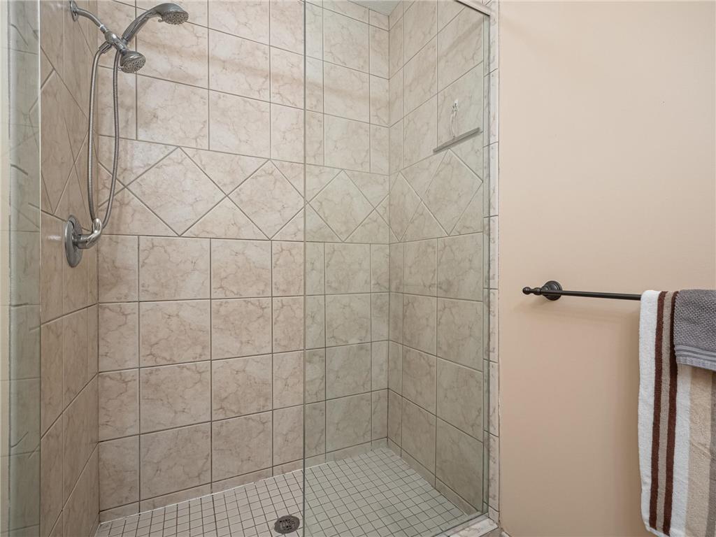 2113 Village Terrace Bloomington MN 55431 7003735 image15