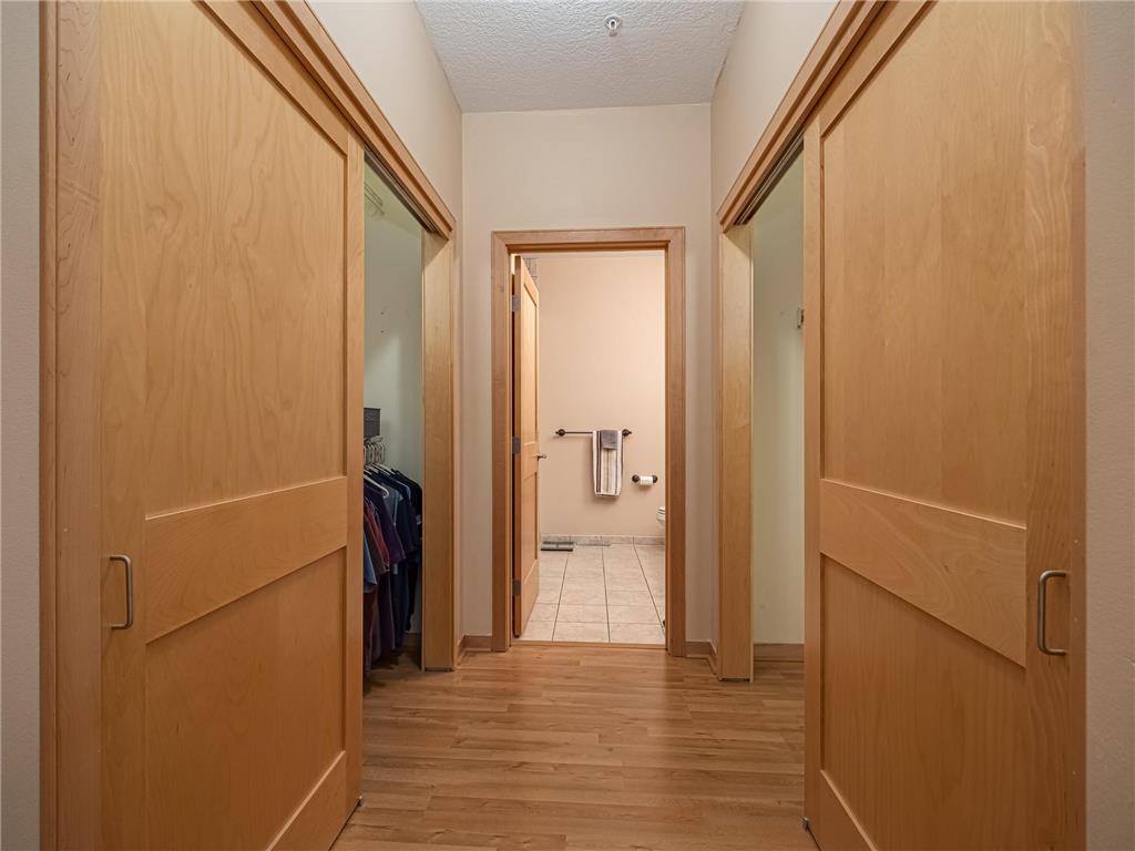 2113 Village Terrace Bloomington MN 55431 7003735 image16