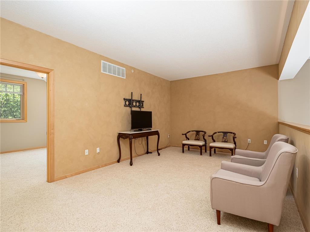 2113 Village Terrace Bloomington MN 55431 7003735 image21