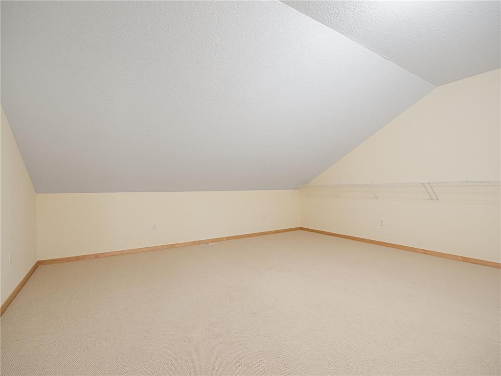 2113 Village Terrace Bloomington MN 55431 7003735 image23