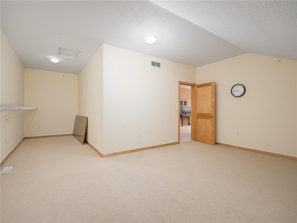 2113 Village Terrace Bloomington MN 55431 7003735 image24