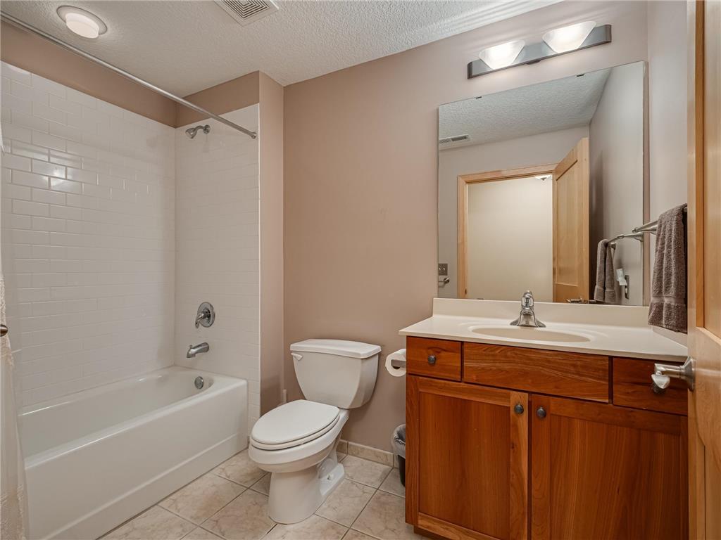2113 Village Terrace Bloomington MN 55431 7003735 image30