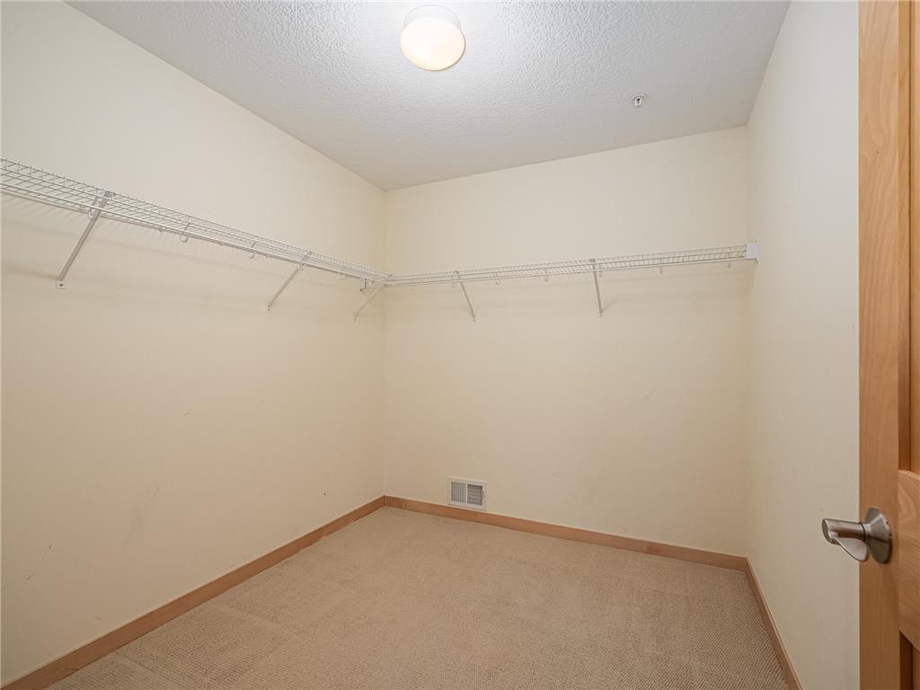 2113 Village Terrace Bloomington MN 55431 7003735 image32