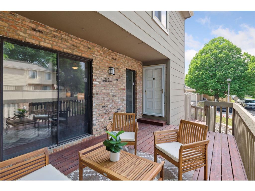 2114 Kings Valley Road Golden Valley MN 55427 6352641 image1