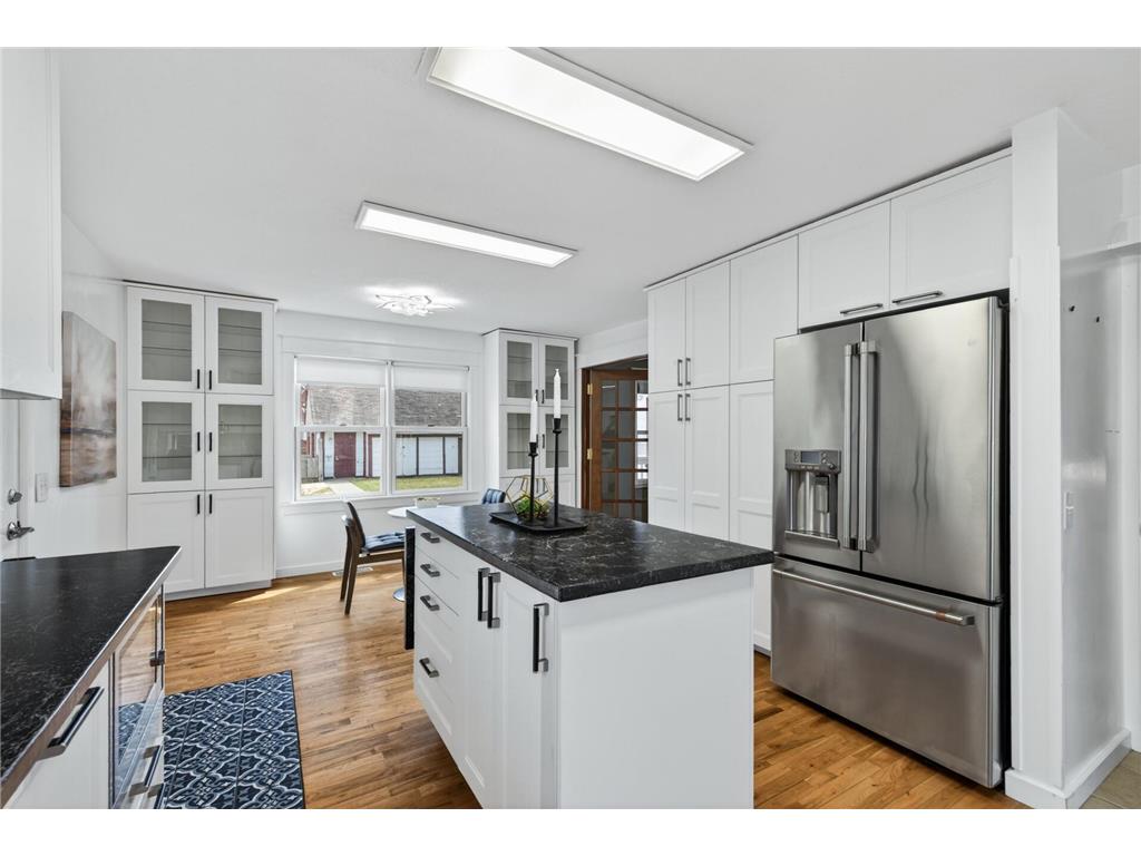 2114 Queen Avenue N Minneapolis MN 55411 7095077 image12