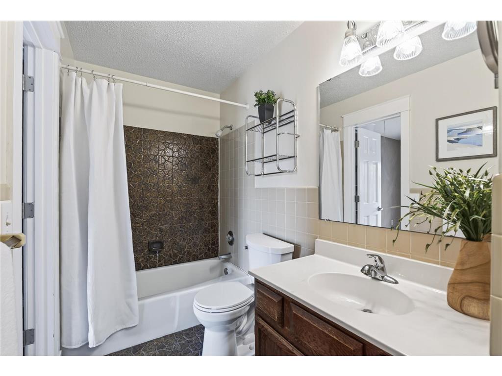 2114 Queen Avenue N Minneapolis MN 55411 7095077 image19