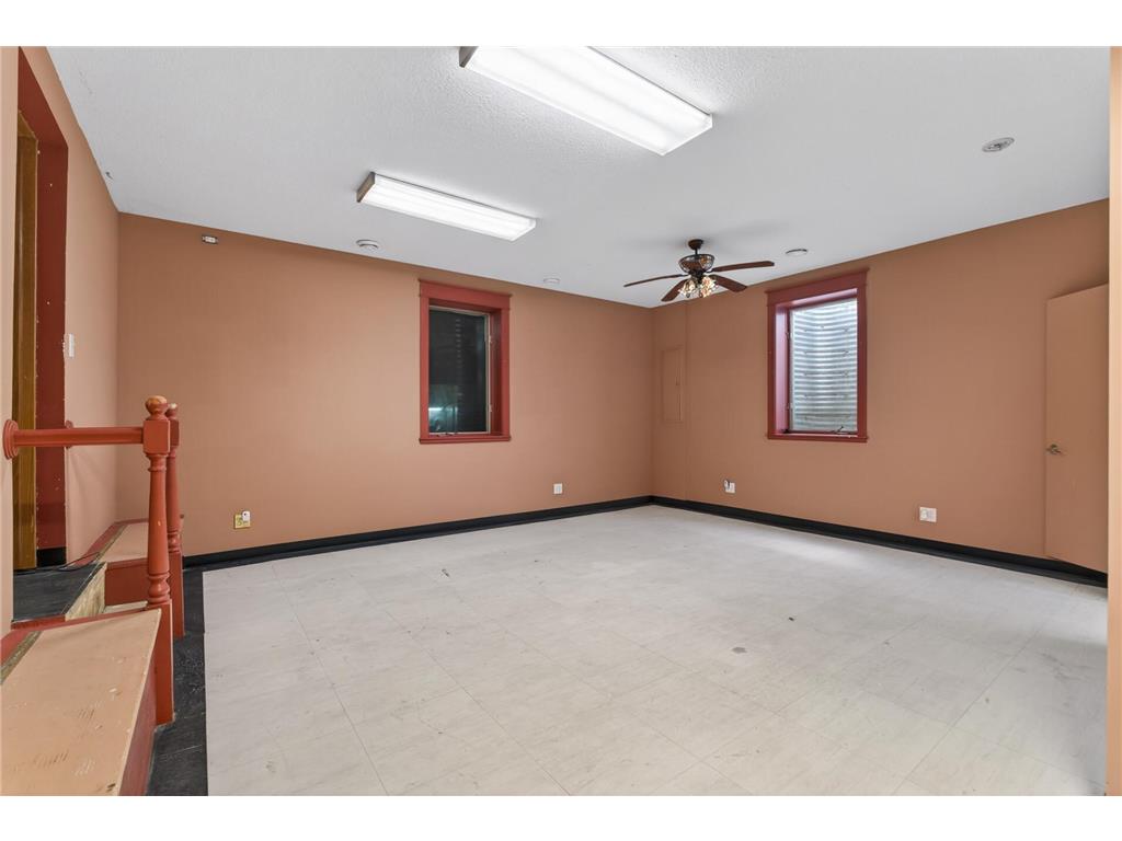 2114 Queen Avenue N Minneapolis MN 55411 7095077 image25