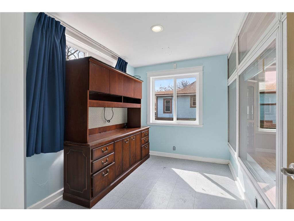2114 Queen Avenue N Minneapolis MN 55411 7095077 image6