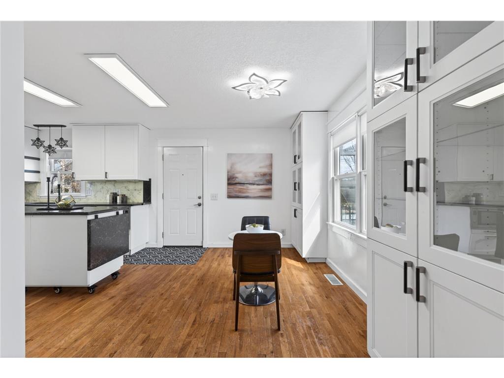 2114 Queen Avenue N Minneapolis MN 55411 7095077 image8