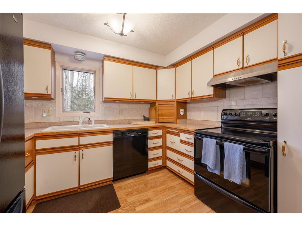 2114 SW 3rd Avenue Grand Rapids MN 55744 7049000 image11