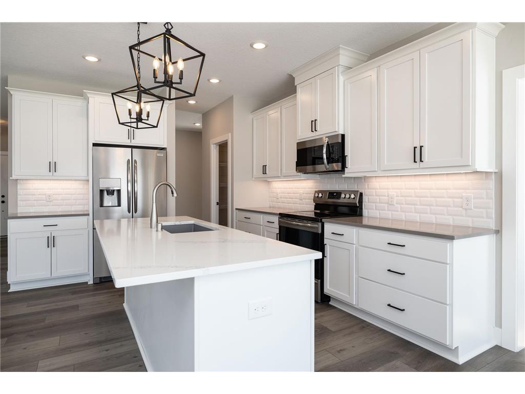 21140 Idaho Avenue, Lakeville, MN, 55044 MLS 6369605 Edina Realty