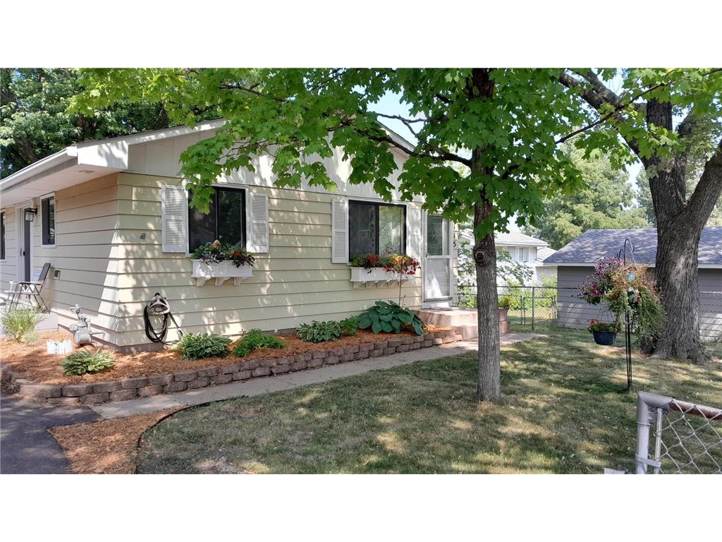 2115 3rd Street N North Saint Paul MN 55109 6392567 image1