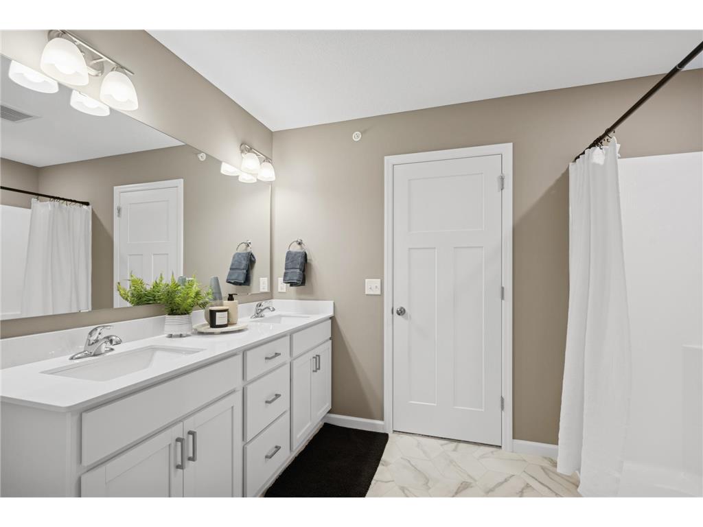 2115 Birch Lane Montrose MN 55363 7040049 image11