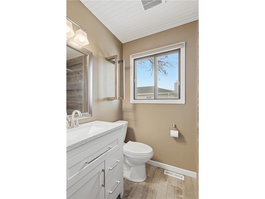 2115 Marquis Road Golden Valley MN 55427 7061771 image23