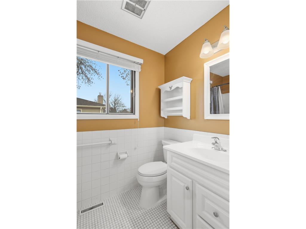 2115 Marquis Road Golden Valley MN 55427 7061771 image27