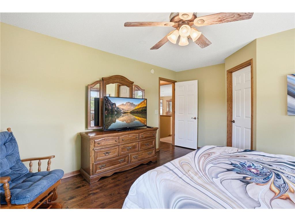 2115 Toledo Avenue N Golden Valley MN 55422 - Bassett Creek 7083388 image31