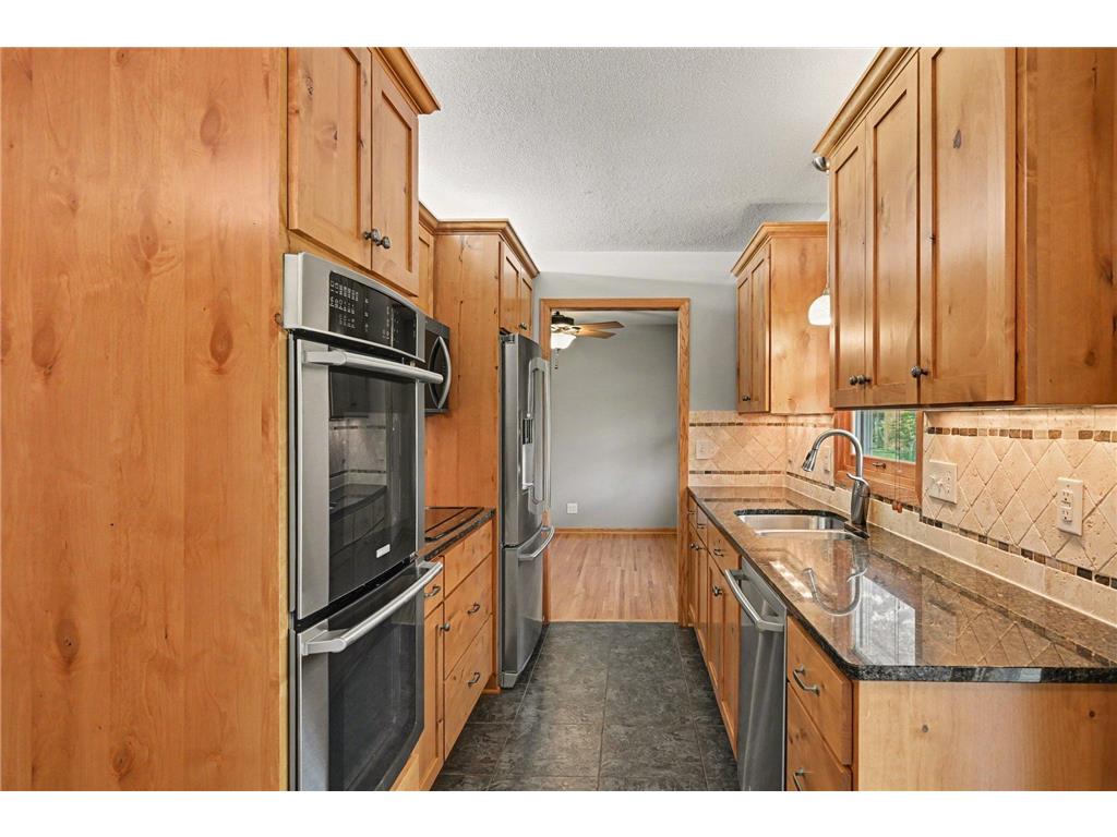 2115 W 105th Street Bloomington MN 55431 7066160 image10