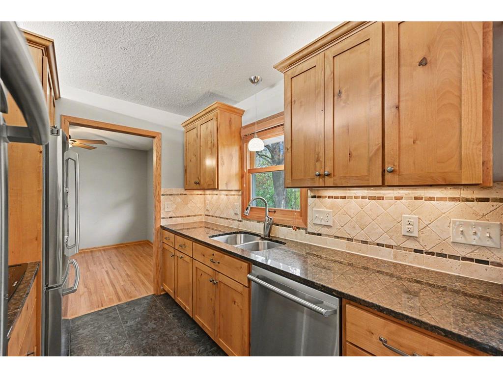 2115 W 105th Street Bloomington MN 55431 7066160 image11