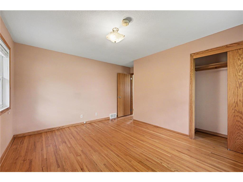 2115 W 105th Street Bloomington MN 55431 7066160 image14