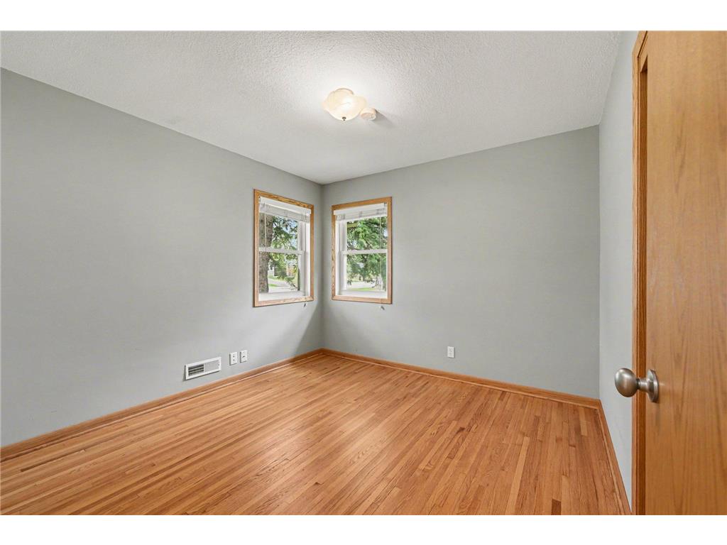 2115 W 105th Street Bloomington MN 55431 7066160 image17