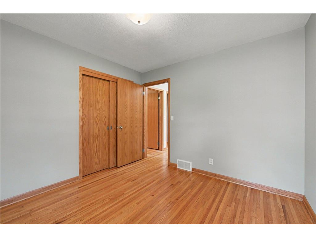 2115 W 105th Street Bloomington MN 55431 7066160 image18