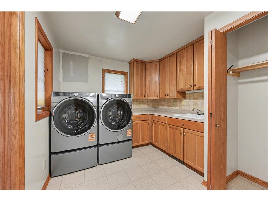 2115 W 105th Street Bloomington MN 55431 7066160 image19