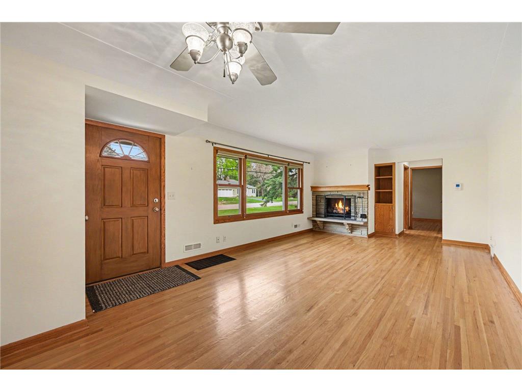 2115 W 105th Street Bloomington MN 55431 7066160 image3