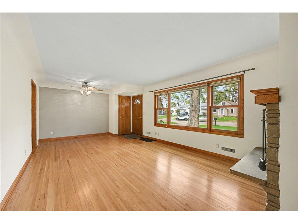 2115 W 105th Street Bloomington MN 55431 7066160 image4